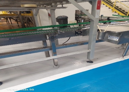 Linha de produção com piso protegido